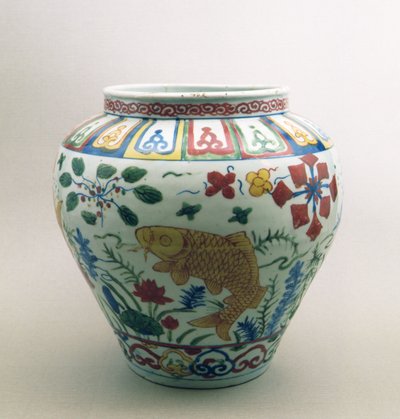 Pot globulaire décoré de poissons et de fleurs, période Chia Ching (1522-66) - Chinese School